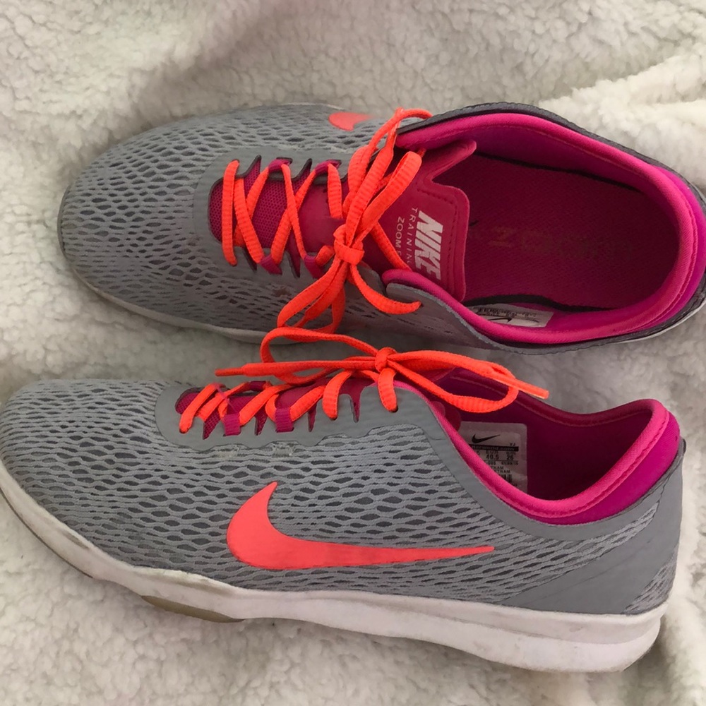 Nike zoom fit shoes